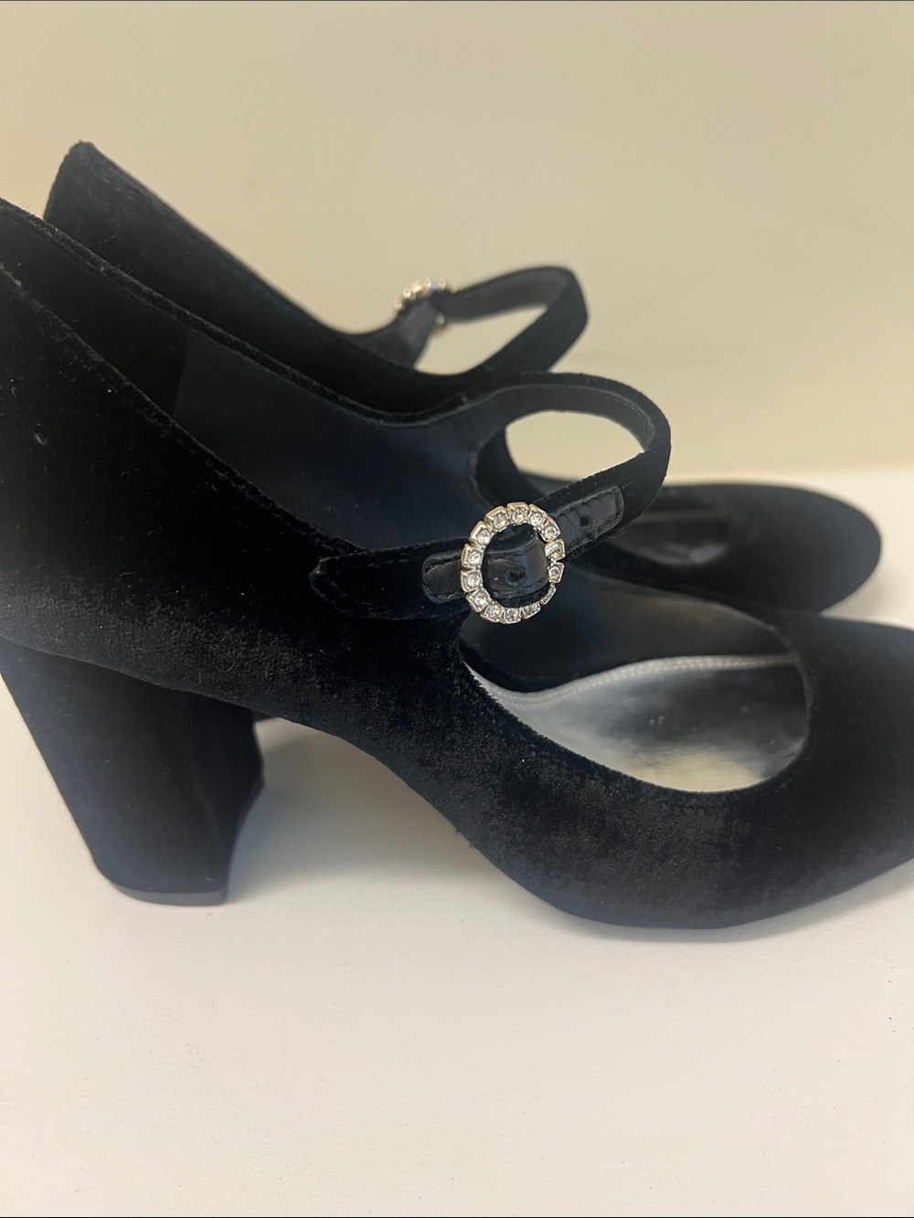 kate spade Black Velvet Mary Jane Pumps with Buckle new - Picture 2 of 5